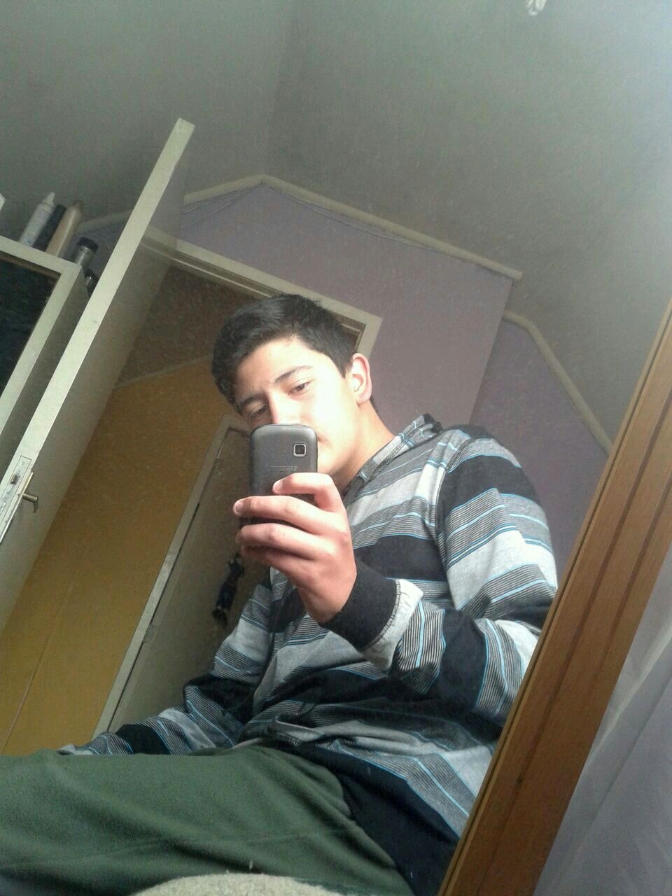 Latino_Teen_Boy_Foto